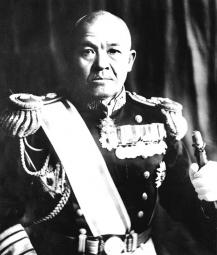 Vice-Almirante japonês Chuichi Nagumo quando este era comandante da 1º Batalhão Aéreo.