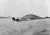 USS Oklahoma após ataque a Pearl Harbor.