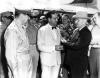 General MacArthur e presidente Truman encontram-se para discutir a recente invasão da Coreia do Sul por parte da Coreia do Norte.