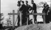 Uma equipa de filmagem alemã em Theresienstadt durante a filmagem de um filme de propaganda, "Der Fuehrer Schenkt den Juden eine Stadt" ("O Führer dá aos judeus uma cidade").