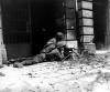 Soldados (2º Batalhão, 26ª Infantaria) com Browning M1919 em combate com Wehrmacht nazi.