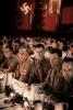 Cena de uma festa de Natal onde Adolf Hitler e outros nazis estiveram presentes.