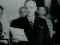 Presidente Truman lê rendição do Japão