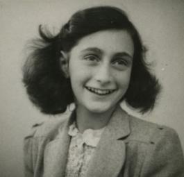 Anne Frank, uma das vítimas mais conhecidas da perseguição nazi aos judeus.