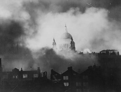 Catedral de St. Paul no grande ataque a Londres.