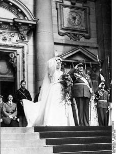 Casamento de Goering na catedral de Berlim na presença de Adolf Hitler.