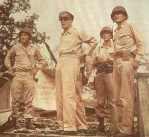 MacArthur no seu regresso às Filipinas.