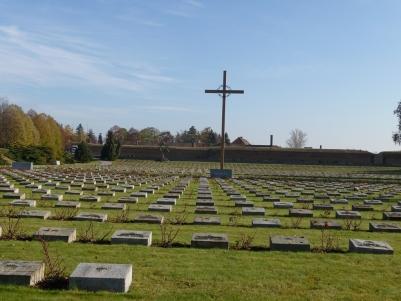 Cemitério em frente do Pequeno Forte de Theresienstadt.