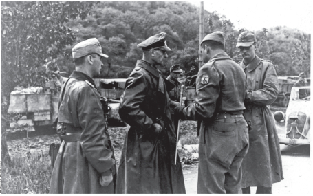 General alemão Otto Fretter Pico e General Mario Carloni rendendo-se à FEB depois da batalha de Fornovo di Taro.