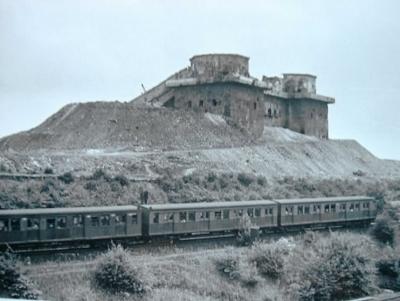 Flakturm III - Humboldthain destruída após guerra.