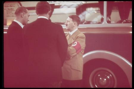 Adolf Hitler no Exposição Internacional do Automóvel de 1939 em Berlim.